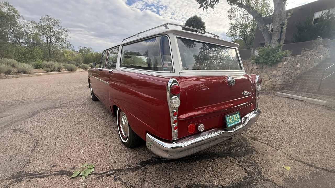 1966 Checker - Image 21 of 31