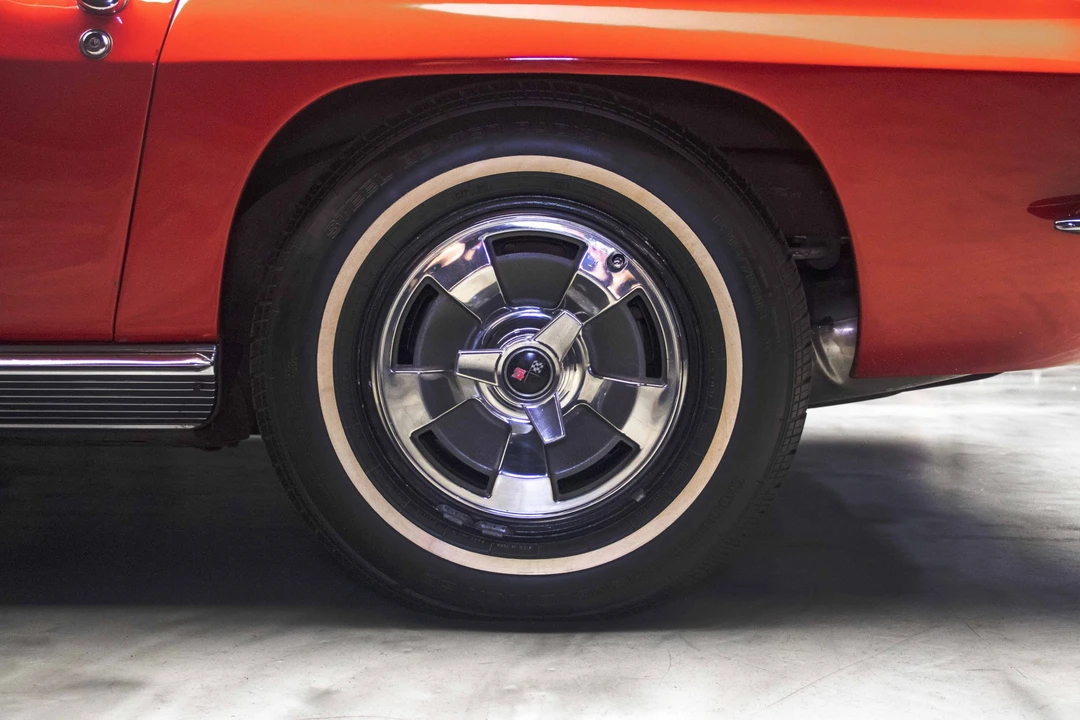 1966 Chevrolet Corvette C2 - Image 19 of 31