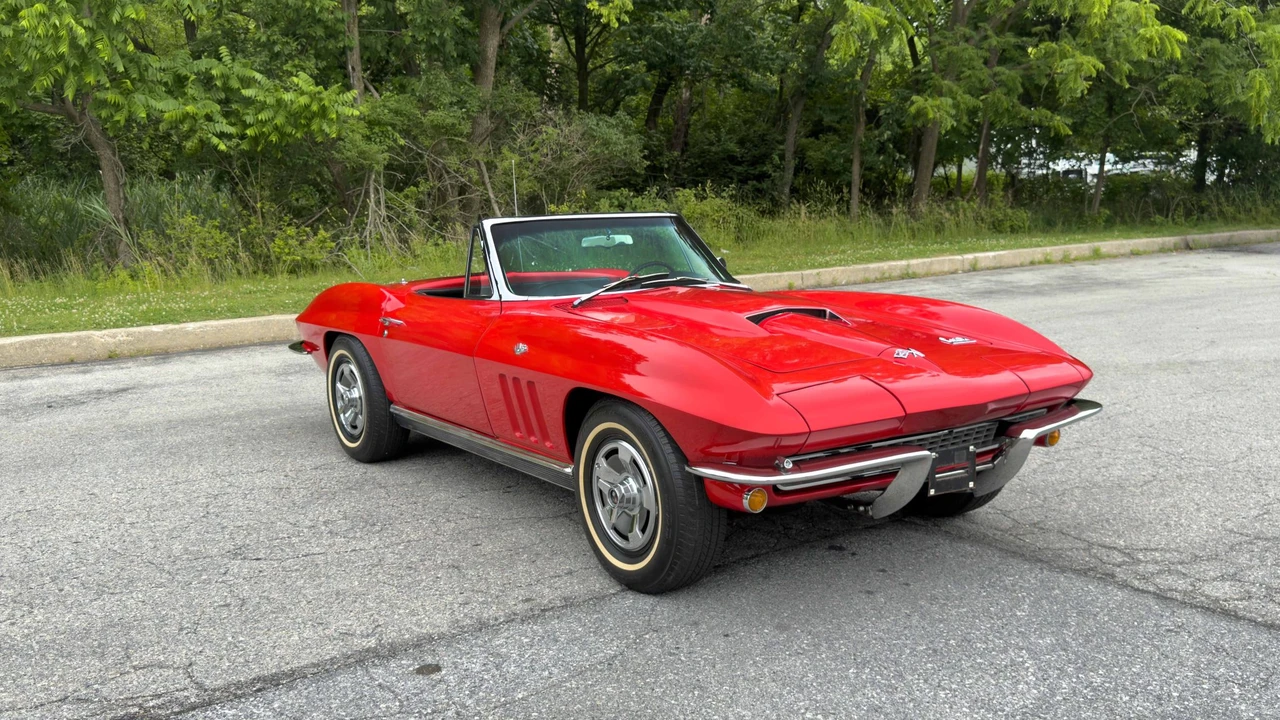 1966 Chevrolet Corvette C2 - Image 12 of 31