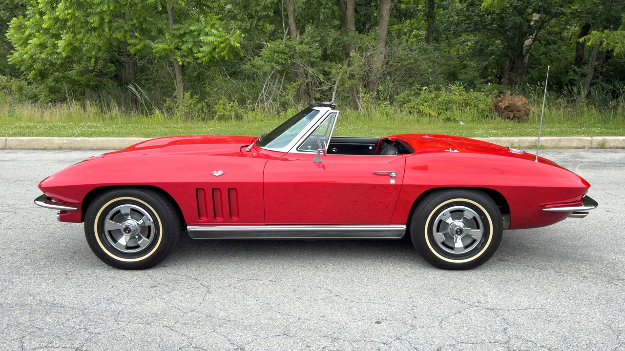 1966 Chevrolet Corvette C2 - Image 15 of 31