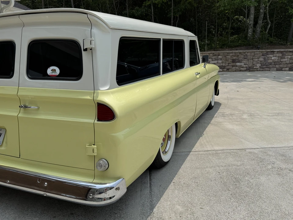 1966 Chevrolet Suburban 5th Gen - Image 29 of 31