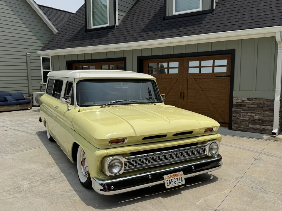 1966 Chevrolet Suburban 5th Gen - Image 11 of 31