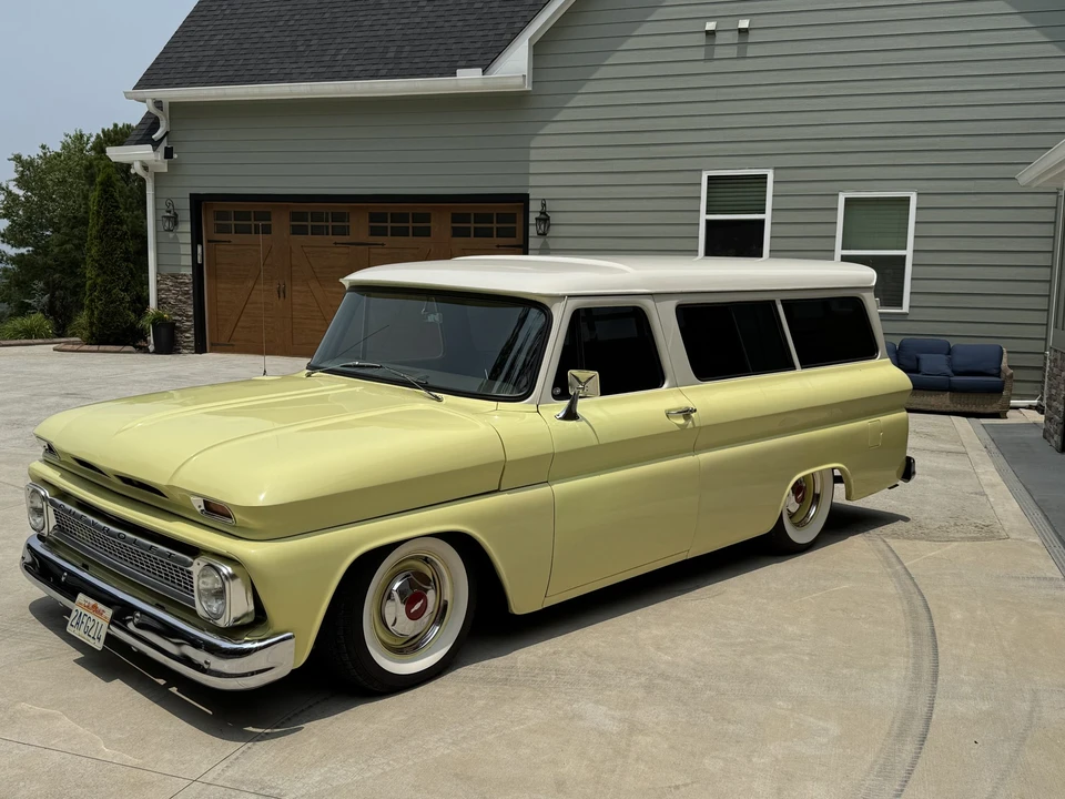 1966 Chevrolet Suburban 5th Gen - Image 3 of 31