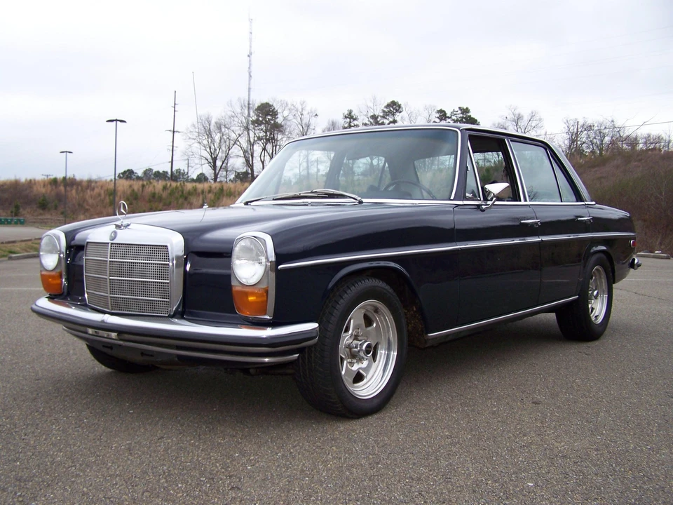 1969 Mercedes-Benz W114 & W115 - Image 8 of 31