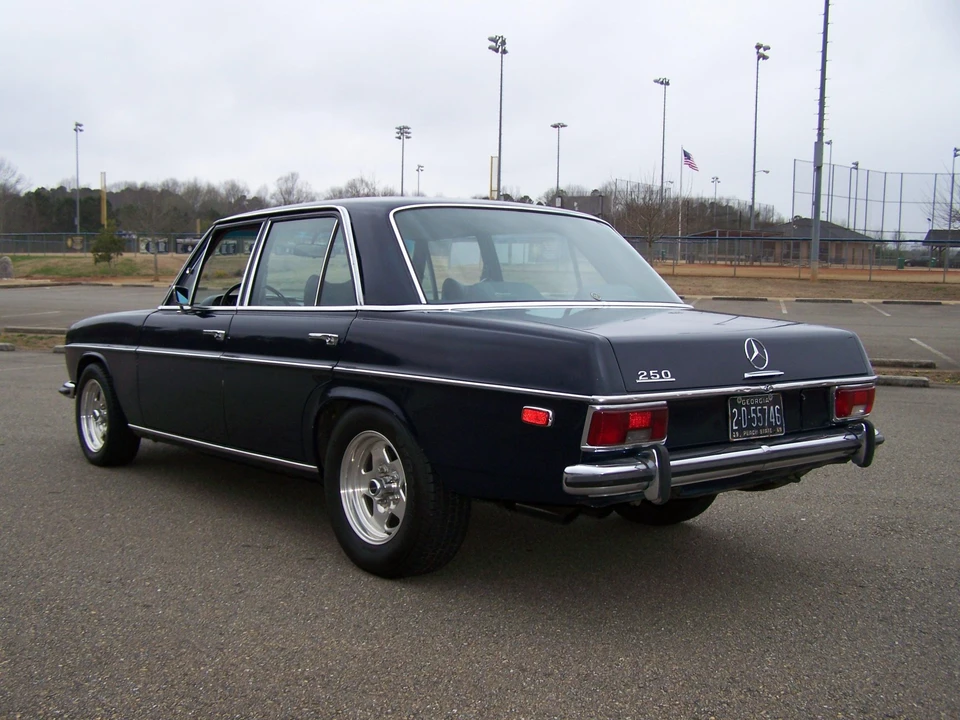 1969 Mercedes-Benz W114 & W115 - Image 12 of 31