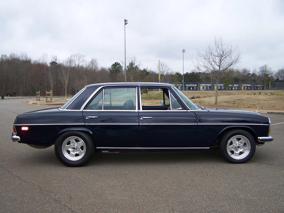 1969 Mercedes-Benz W114 & W115 - Image 20 of 31