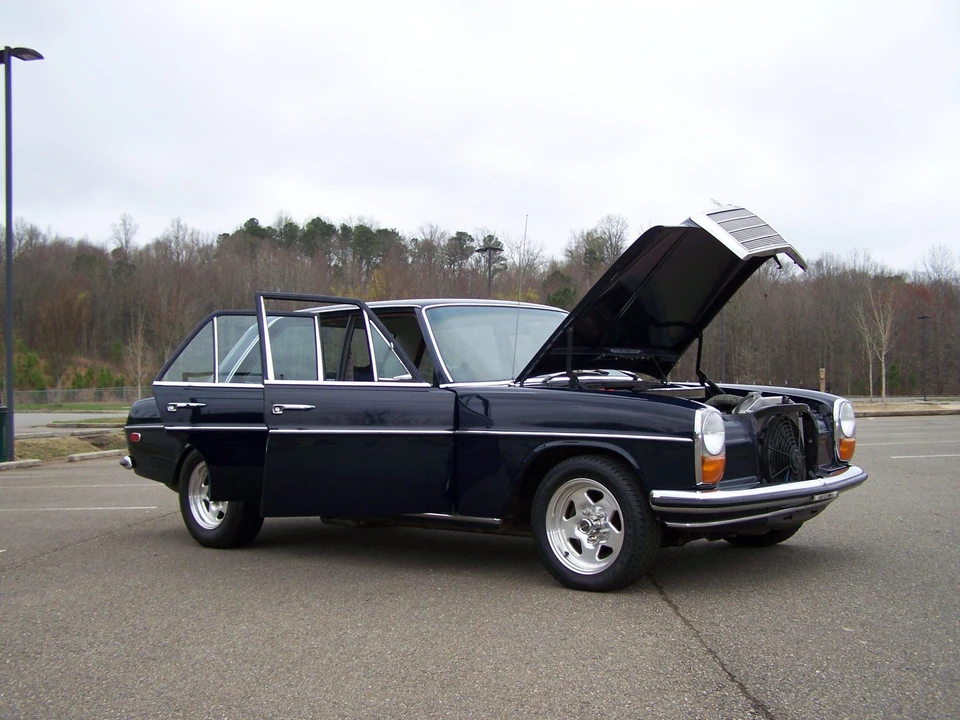 1969 Mercedes-Benz W114 & W115 - Image 22 of 31