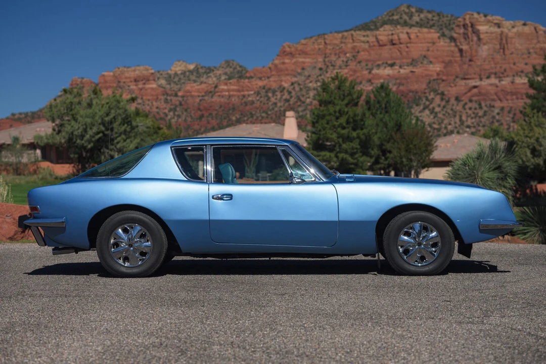 1975 Studebaker Avanti - Image 11 of 31