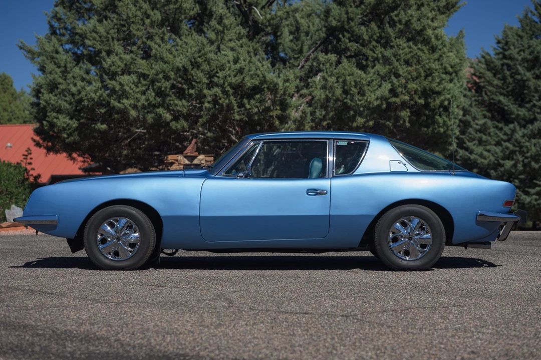 1975 Studebaker Avanti - Image 18 of 31