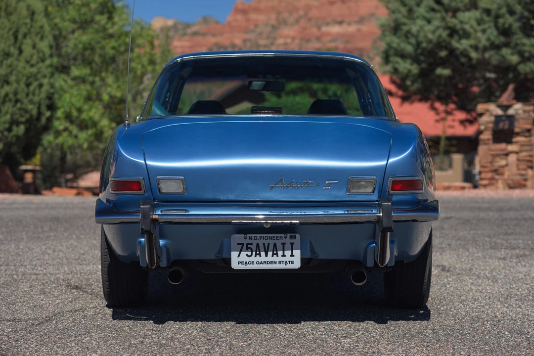 1975 Studebaker Avanti - Image 21 of 31