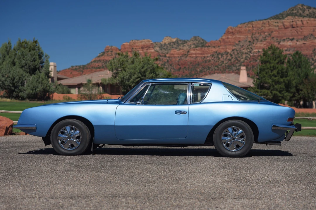 1975 Studebaker Avanti - Image 4 of 31