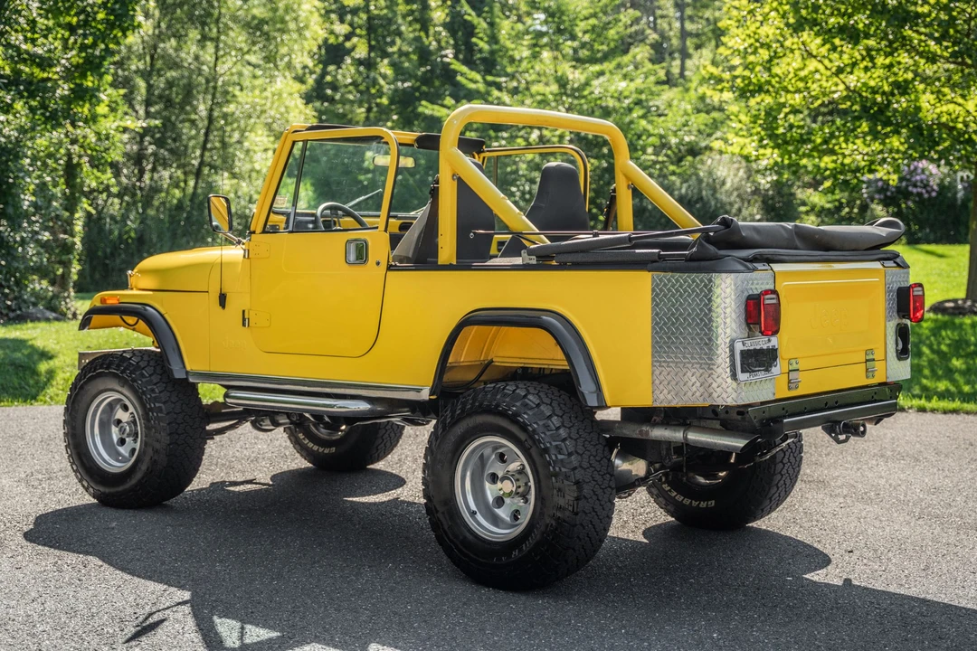 1982 Jeep CJ8 Scrambler - Image 10 of 31