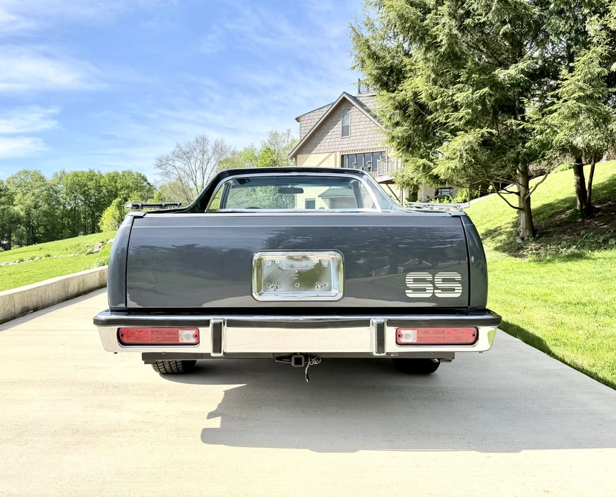 1984 Chevrolet - Image 24 of 31