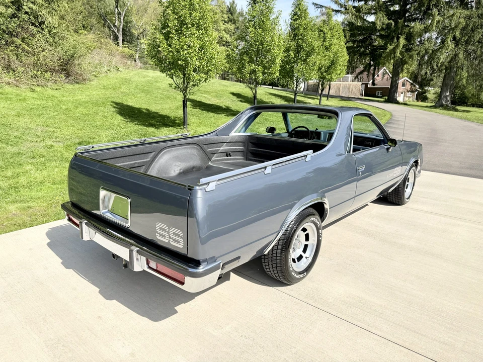 1984 Chevrolet - Image 11 of 31