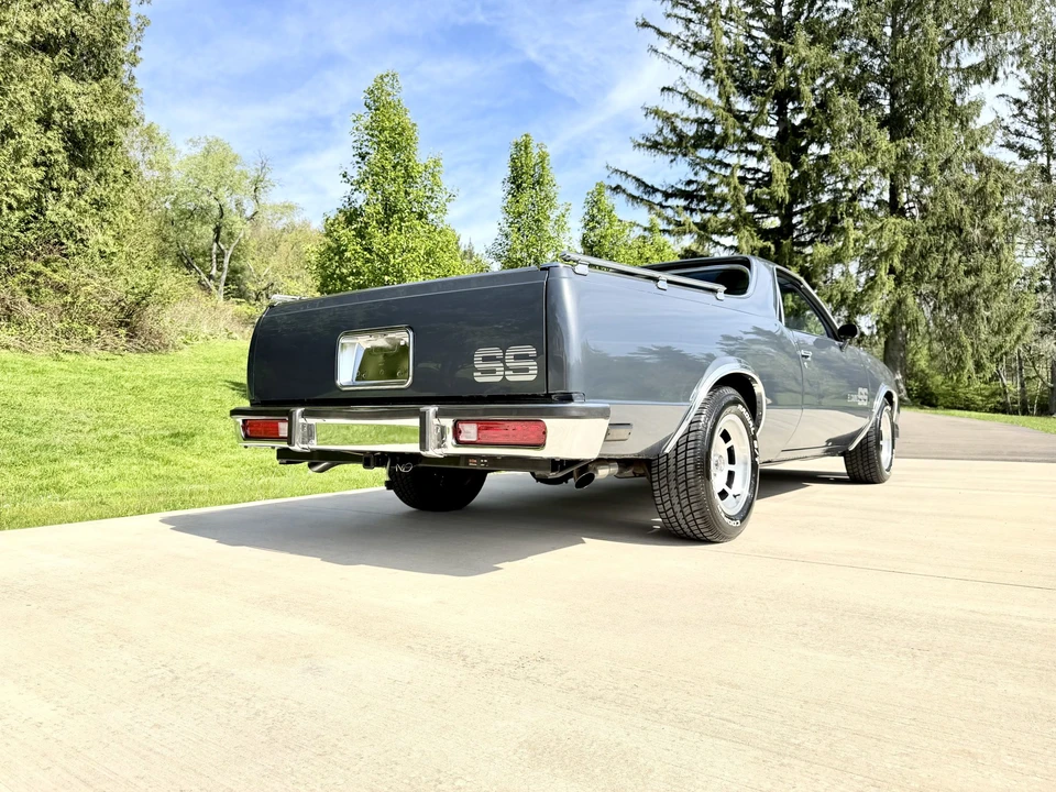 1984 Chevrolet - Image 8 of 31