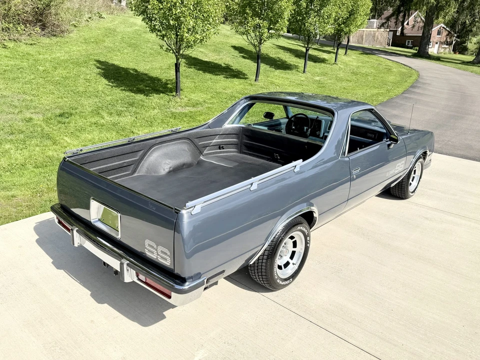 1984 Chevrolet - Image 10 of 31