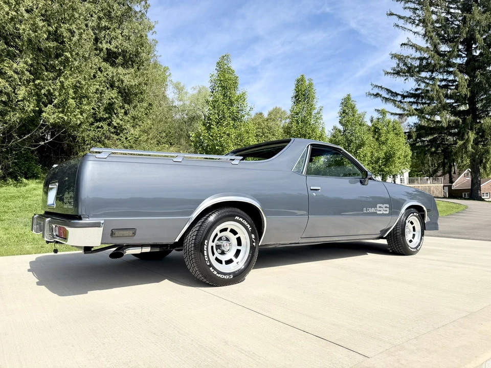 1984 Chevrolet - Image 12 of 31