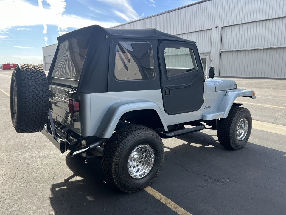 1988 Jeep YJ Wrangler - Image 19 of 31