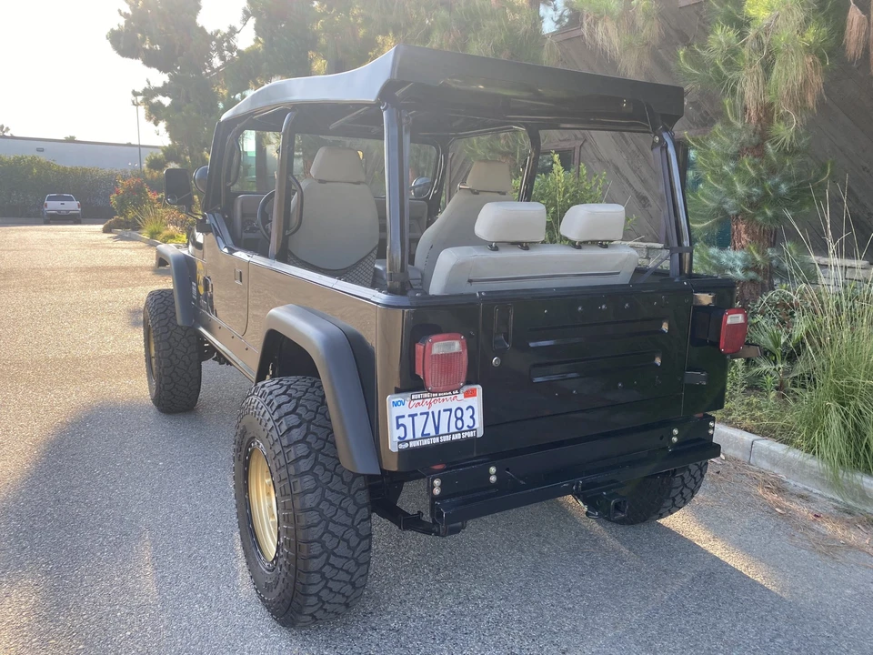 1988 Jeep YJ Wrangler - Image 11 of 31