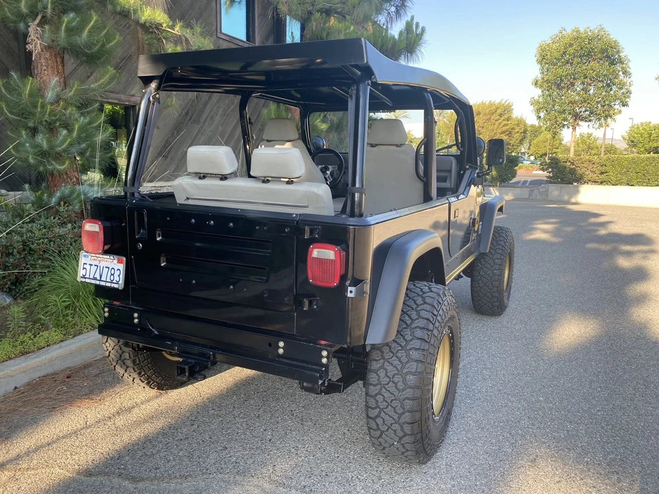 1988 Jeep YJ Wrangler - Image 14 of 31