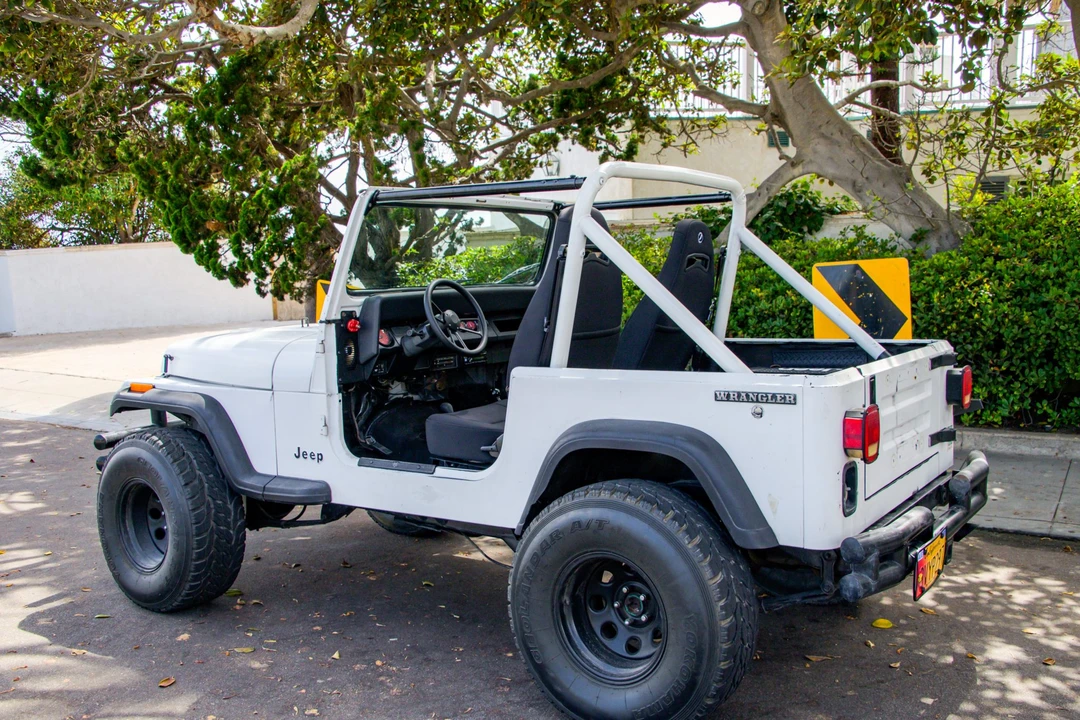1989 Jeep YJ Wrangler - Image 9 of 31