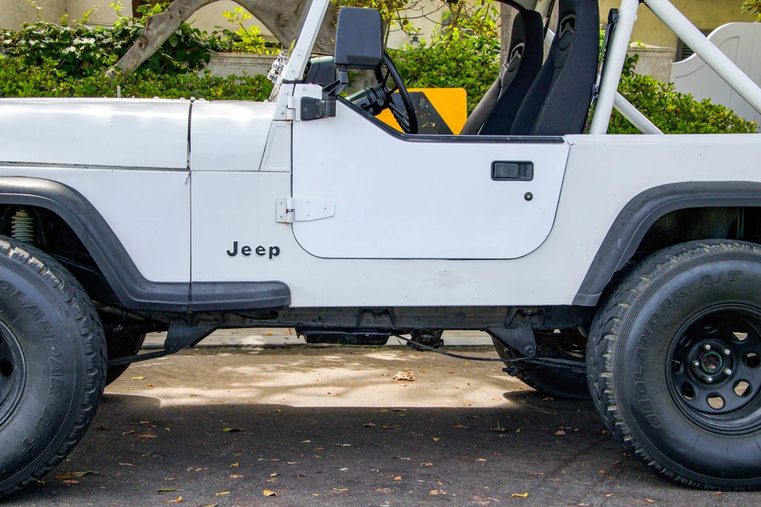 1989 Jeep YJ Wrangler - Image 13 of 31