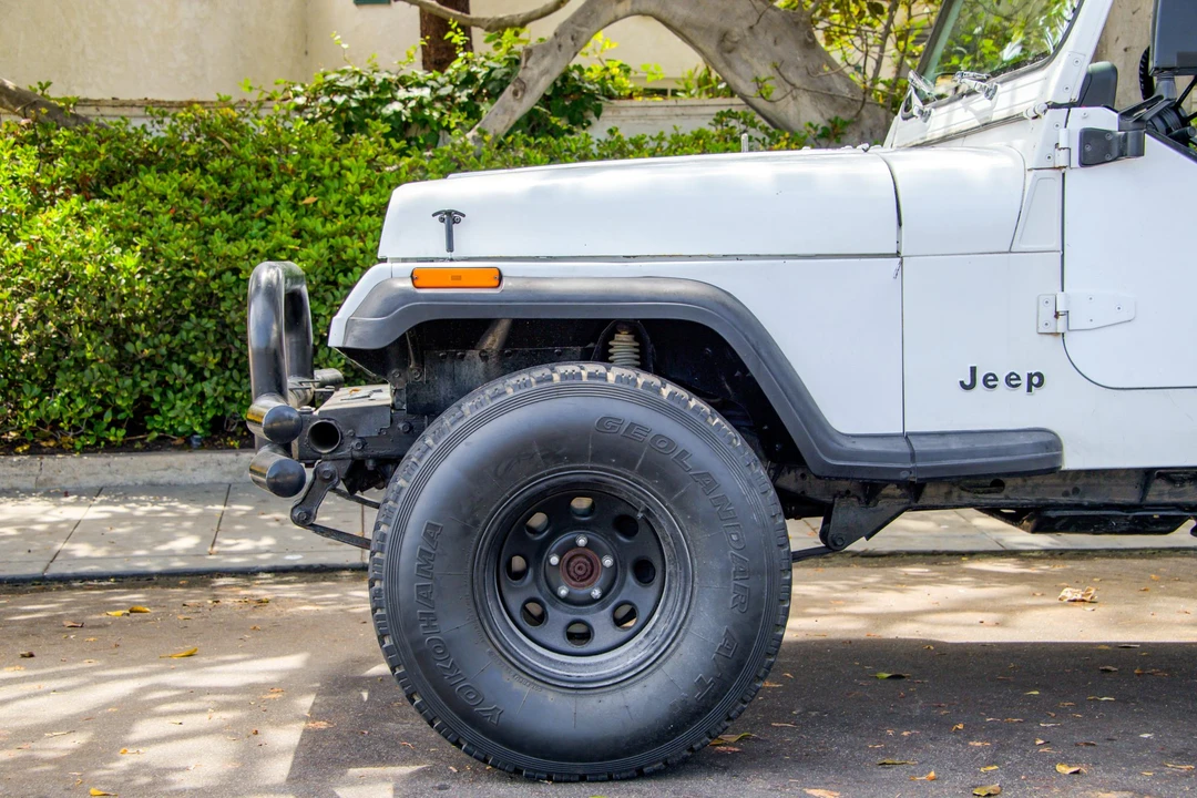 1989 Jeep YJ Wrangler - Image 15 of 31