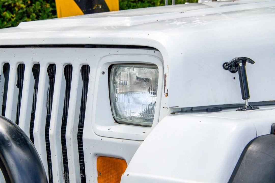 1989 Jeep YJ Wrangler - Image 25 of 31