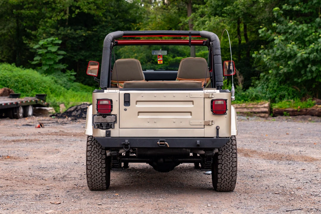 1989 Jeep YJ Wrangler - Image 24 of 31