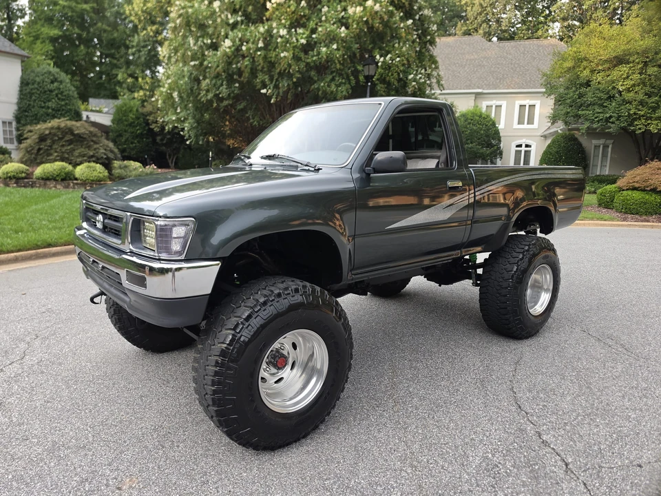 1992 Toyota Hilux 5th Gen - Image 9 of 31