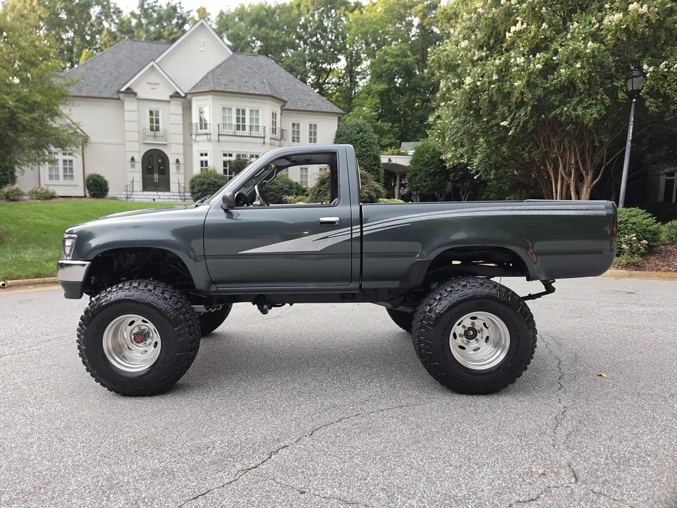 1992 Toyota Hilux 5th Gen - Image 13 of 31