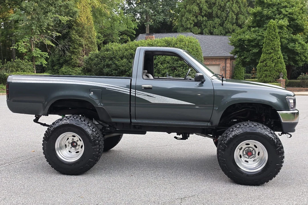 1992 Toyota Hilux 5th Gen - Image 23 of 31