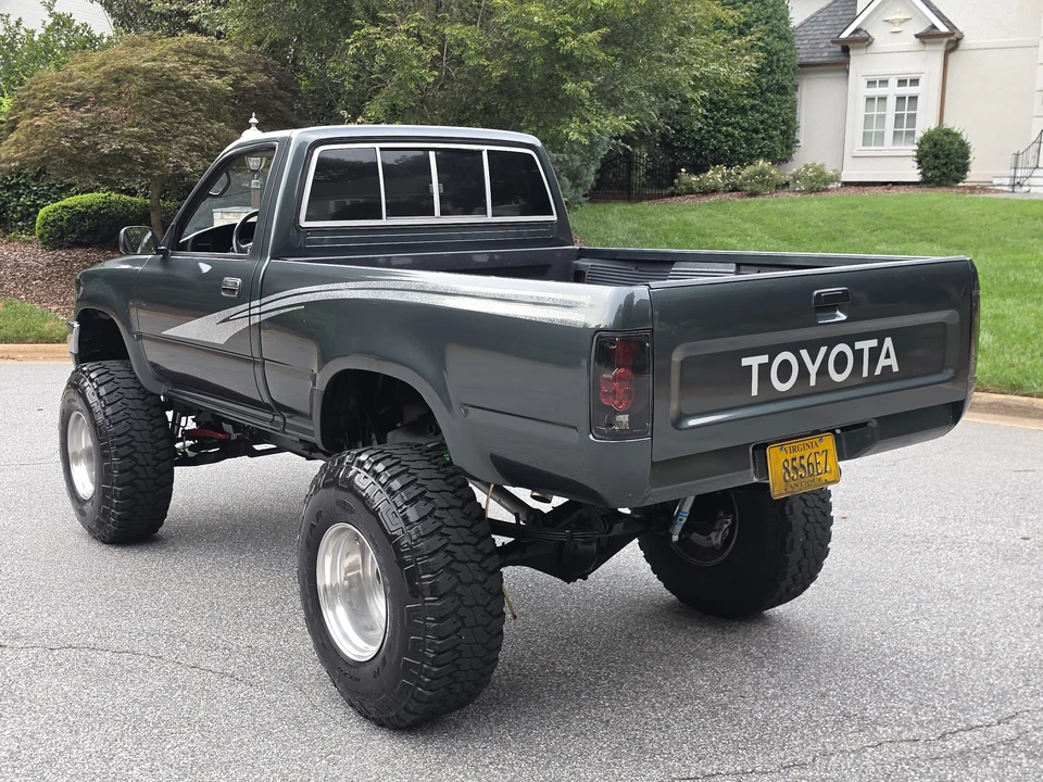 1992 Toyota Hilux 5th Gen - Image 15 of 31