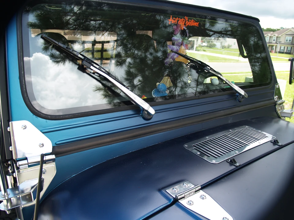 1993 Jeep YJ Wrangler - Image 28 of 31