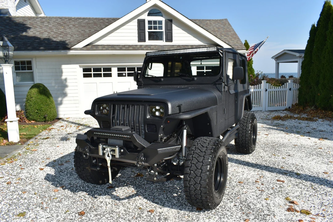 1995 Jeep YJ Wrangler - Image 4 of 31