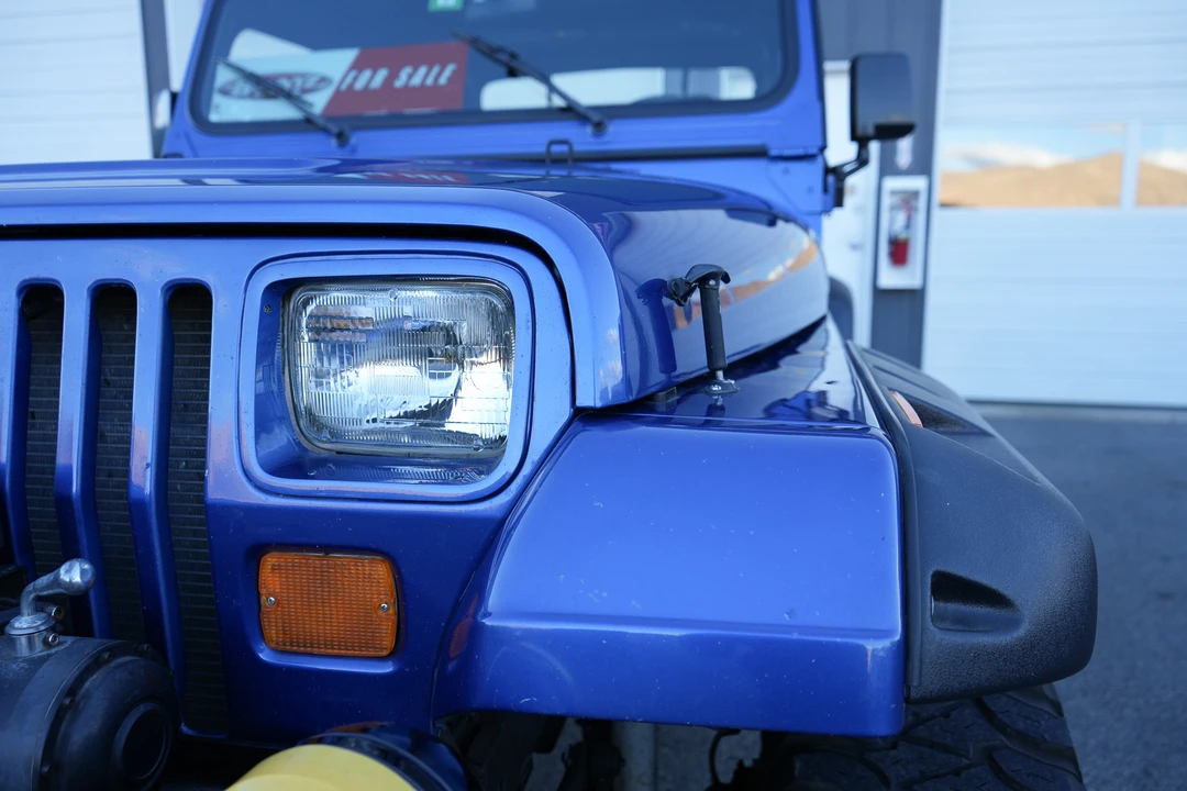 1995 Jeep YJ Wrangler - Image 21 of 31