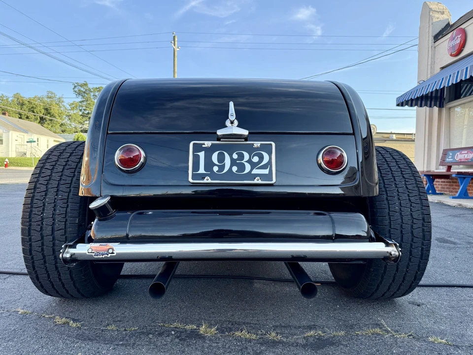 Ford Hot Rod - Image 10 of 31