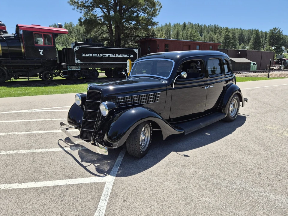 Ford Model 48 & 68 - Image 3 of 31