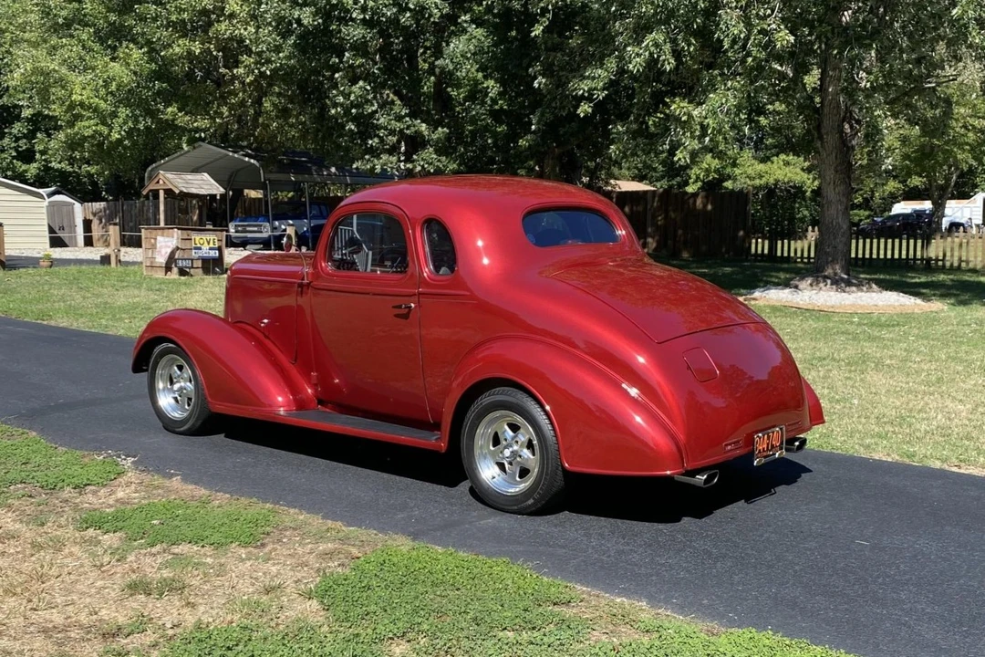 Chevrolet Standard & Master & Master Deluxe & Special Deluxe - Image 17 of 31