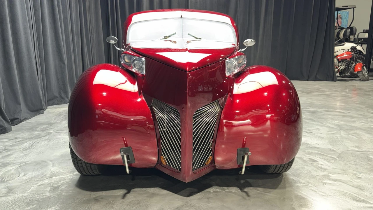 Ford Hot Rod - Image 30 of 31
