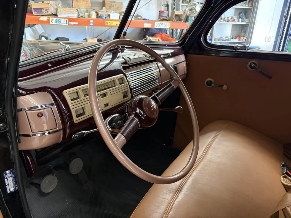 Ford Standard & Deluxe & Super Deluxe - Image 16 of 31
