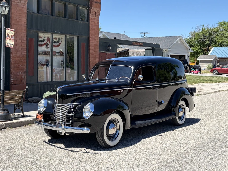 Ford Standard & Deluxe & Super Deluxe - Image 2 of 31