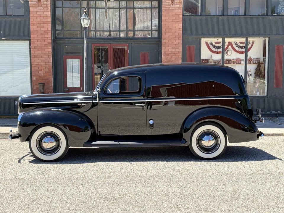 Ford Standard & Deluxe & Super Deluxe - Image 3 of 31