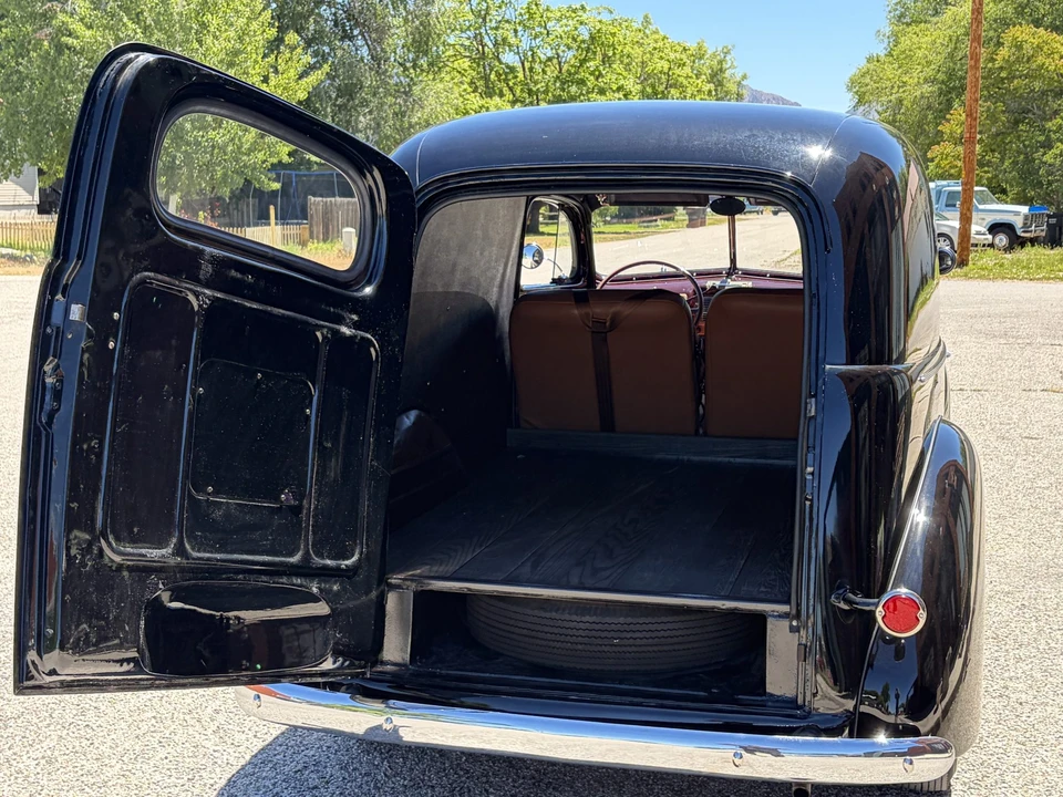 Ford Standard & Deluxe & Super Deluxe - Image 26 of 31