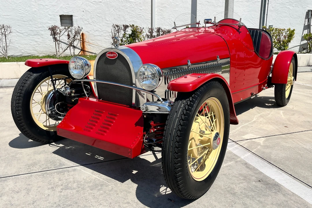 Bugatti - Image 1 of 31