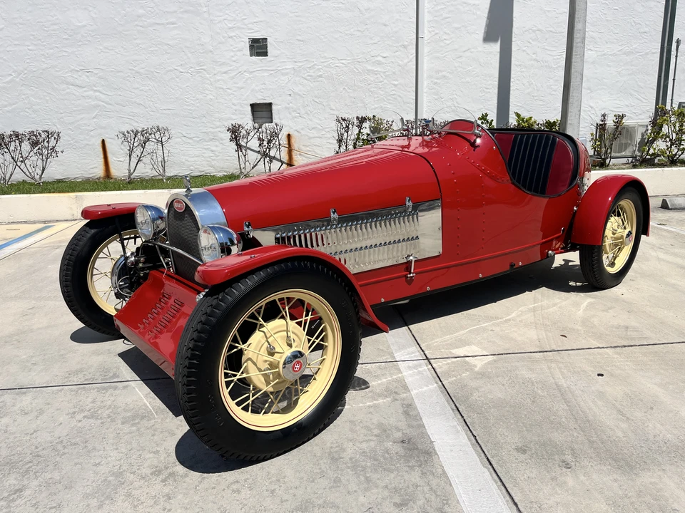 Bugatti - Image 2 of 31