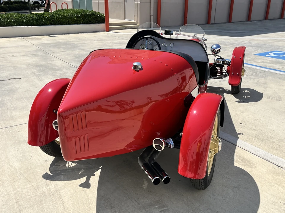 Bugatti - Image 9 of 31