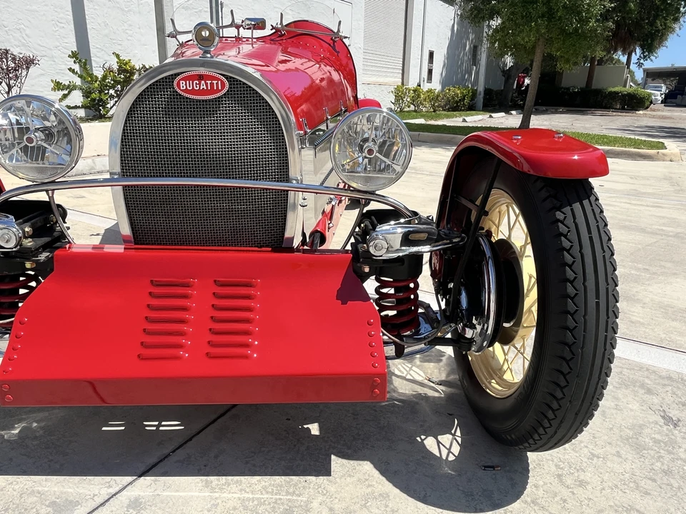 Bugatti - Image 16 of 31