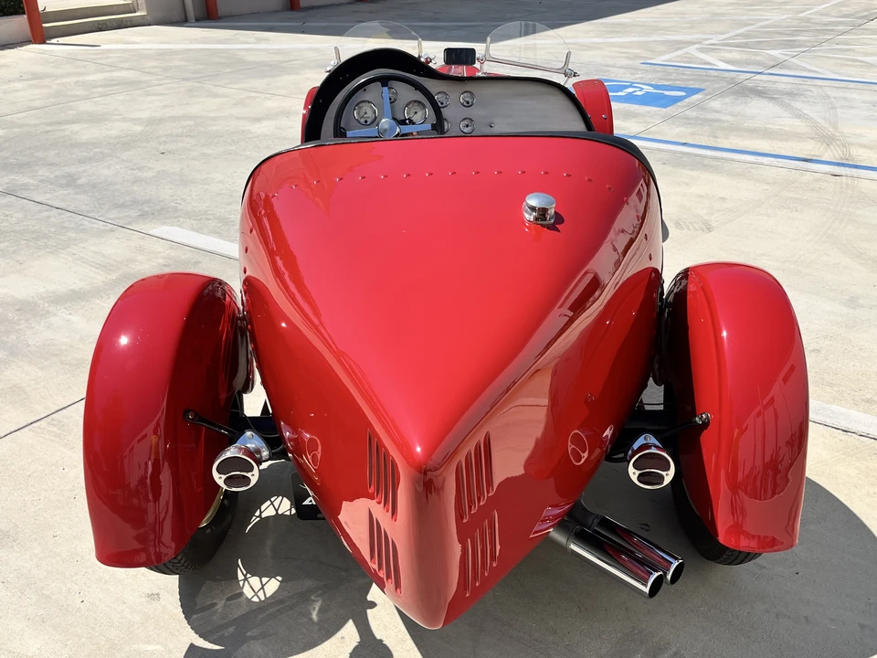 Bugatti - Image 10 of 31