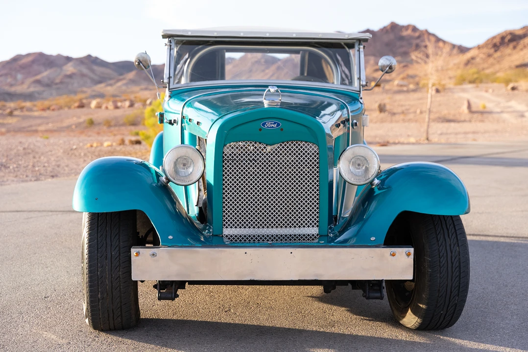 Ford Replica - Image 3 of 31